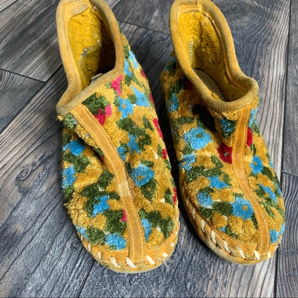 Vintage Moccasins Floral Leather 3D Flower Shoes - Picture 2 of 5